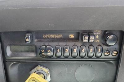 GMC T7500 Radio