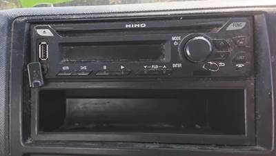 Hino 155 Radio