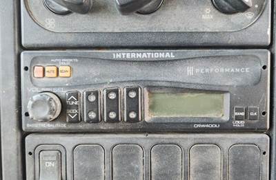 International 4200 Radio