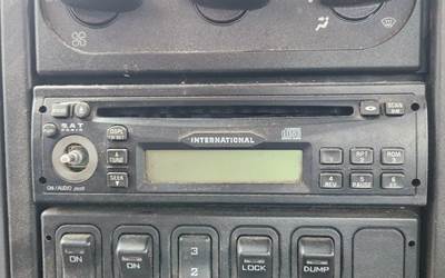 International 4400 Radio