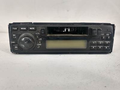 International 7400 Radio