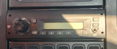 International 7400 Radio