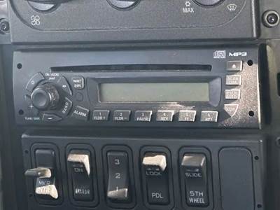 International 8600 Radio