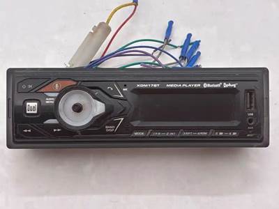 International 9200i Radio