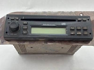International 9400i Radio