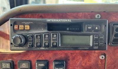 International 9400i Radio