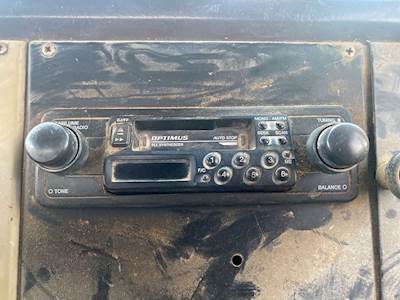 International CO-1750B Radio