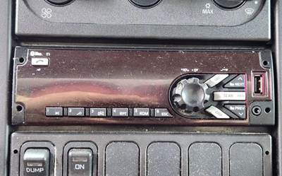 International DuraStar 4300 Radio