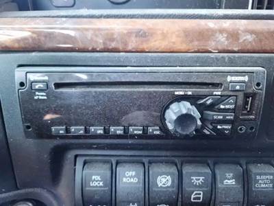 International LT625 Radio