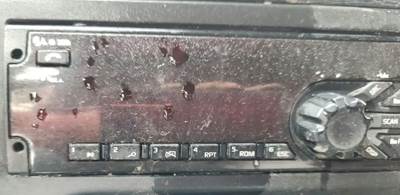 International LT625 Radio