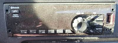 International LT625 Radio