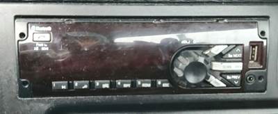 International LT625 Radio