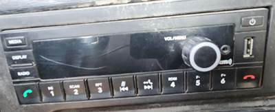 International LT625 Radio