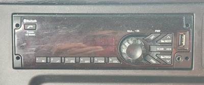 International LT625 Radio