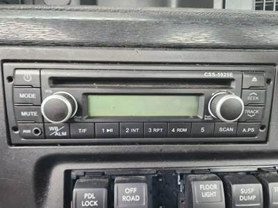 International LT625 Radio
