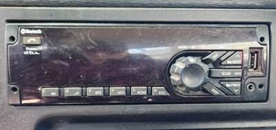 International LT625 Radio