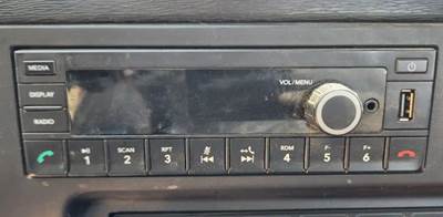 International LT625 Radio