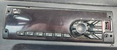 International LT625 Radio