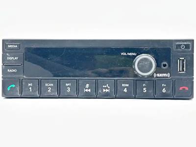 International LT625 Radio