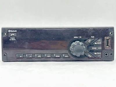 International LT625 Radio