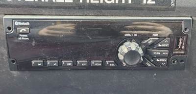 International MV607 Radio