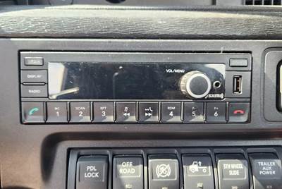International RH613 Radio