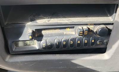 Isuzu FTR Radio