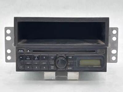 Isuzu NRR Radio