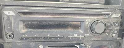 Isuzu NRR Radio