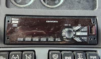 Kenworth T680 Radio