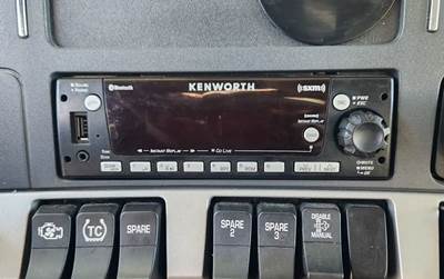 Kenworth T680 Radio