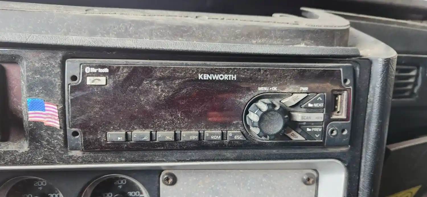 2014 Kenworth T800 Radio For Sale Elkton, MD P36049