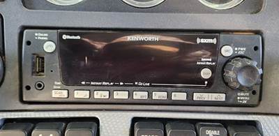 Kenworth T880 Radio