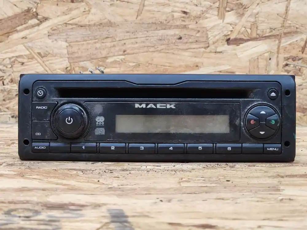 Mack Granite CV713 Radio for a 2005 Mack CV713 Granite For Sale