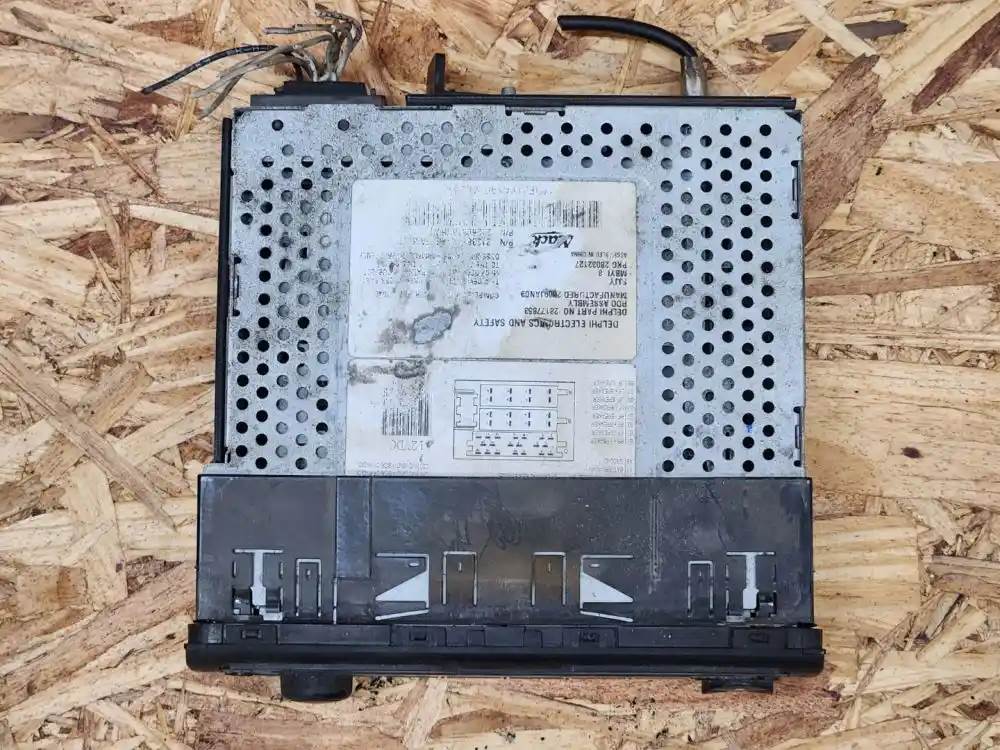 Mack Granite CV713 Radio for a 2005 Mack CV713 Granite For Sale