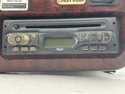 Mack Granite CV713 Radio for a 2007 Mack CV713 Granite
