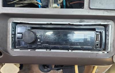 Mack Granite CV713 Radio for a 2007 Mack CV713 Granite