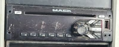 Mack Pinnacle CHU613 Radio for a 2016 Mack CHU613