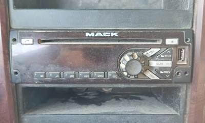 Mack Pinnacle CHU613 Radio for a 2016 Mack CHU613