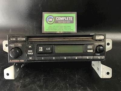 Mitsubishi FM61F Radio