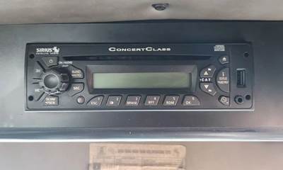 Peterbilt 320 Radio