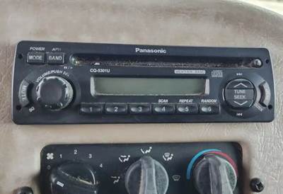 Peterbilt 330 Radio
