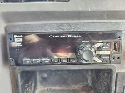 Peterbilt 348 Radio