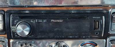 Peterbilt 379 Radio