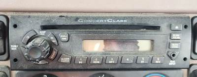 Peterbilt 384 Radio