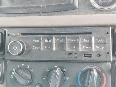 Peterbilt 388 Radio