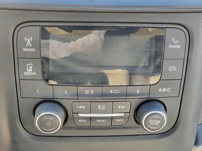 RAM 4500 CHASSIS Radio