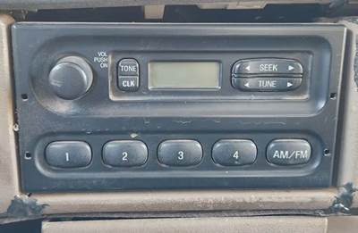 Sterling L7500 Radio