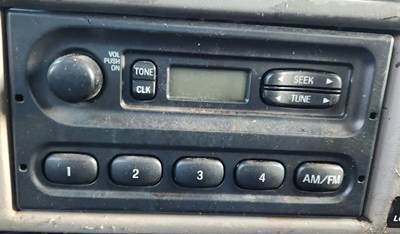 Sterling LT8500 Radio