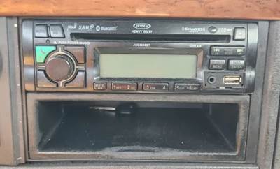 Volvo VNL Radio